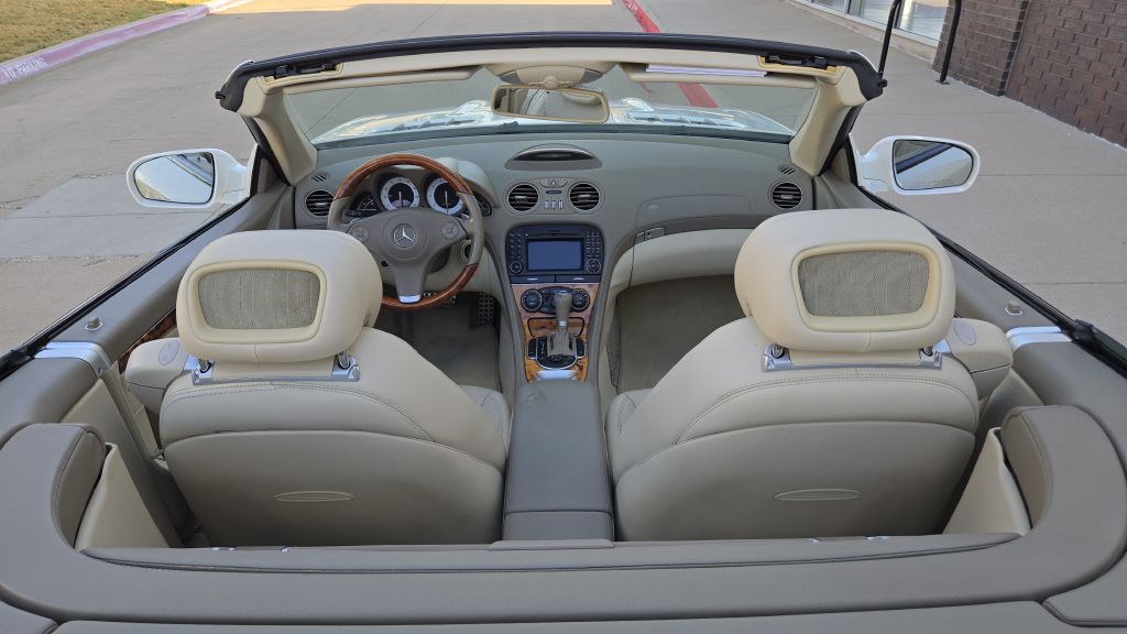 2011 Mercedes-Benz SL-Class Image 29