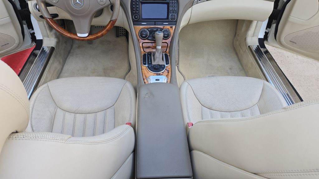 2011 Mercedes-Benz SL-Class Image 45