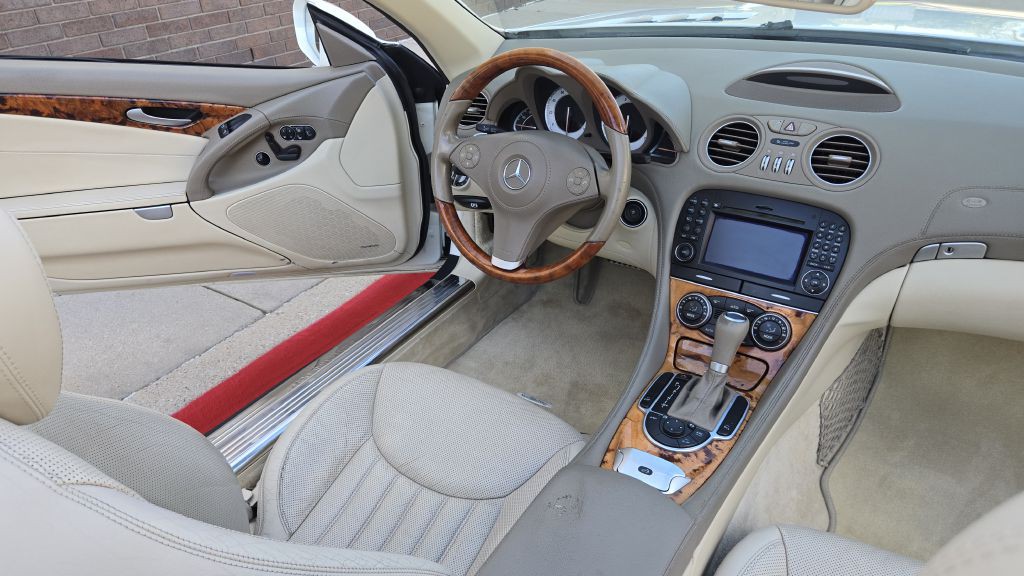 2011 Mercedes-Benz SL-Class Image 49