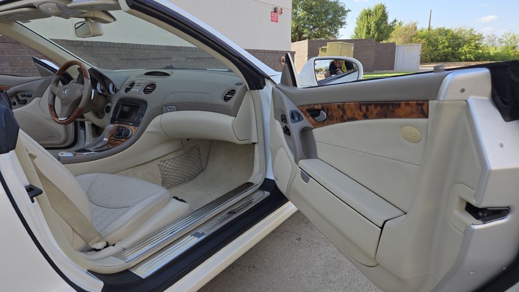 2011 Mercedes-Benz SL-Class Image 50