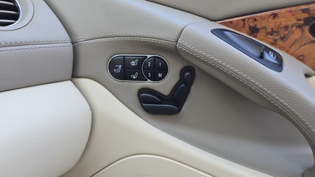 2011 Mercedes-Benz SL-Class Image 52