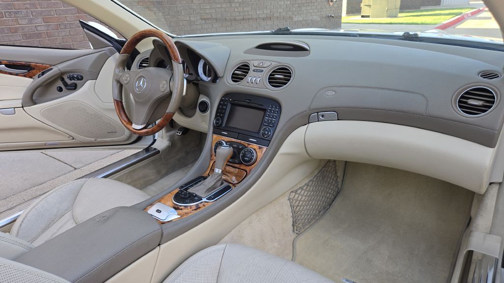 2011 Mercedes-Benz SL-Class Image 56