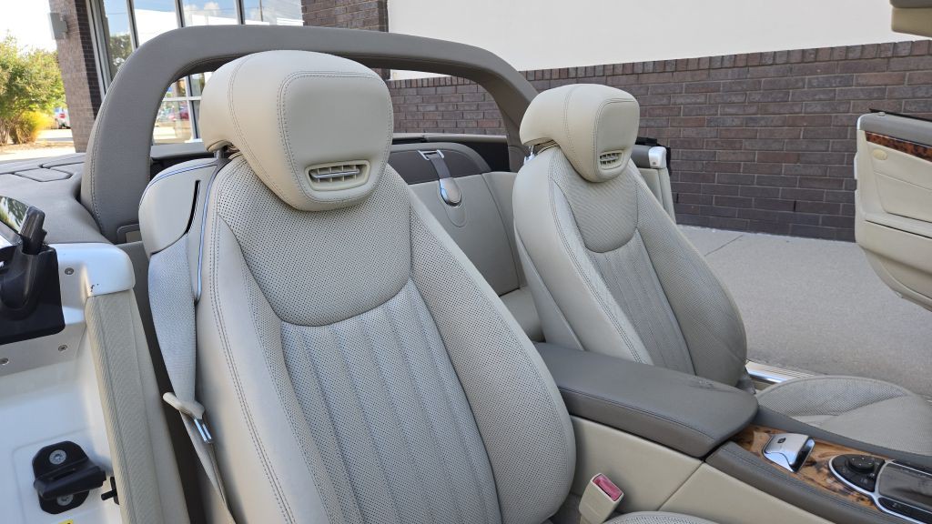 2011 Mercedes-Benz SL-Class Image 57