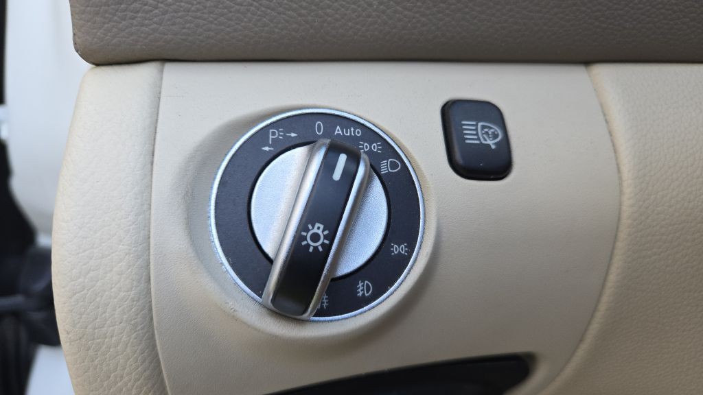 2011 Mercedes-Benz SL-Class Image 62