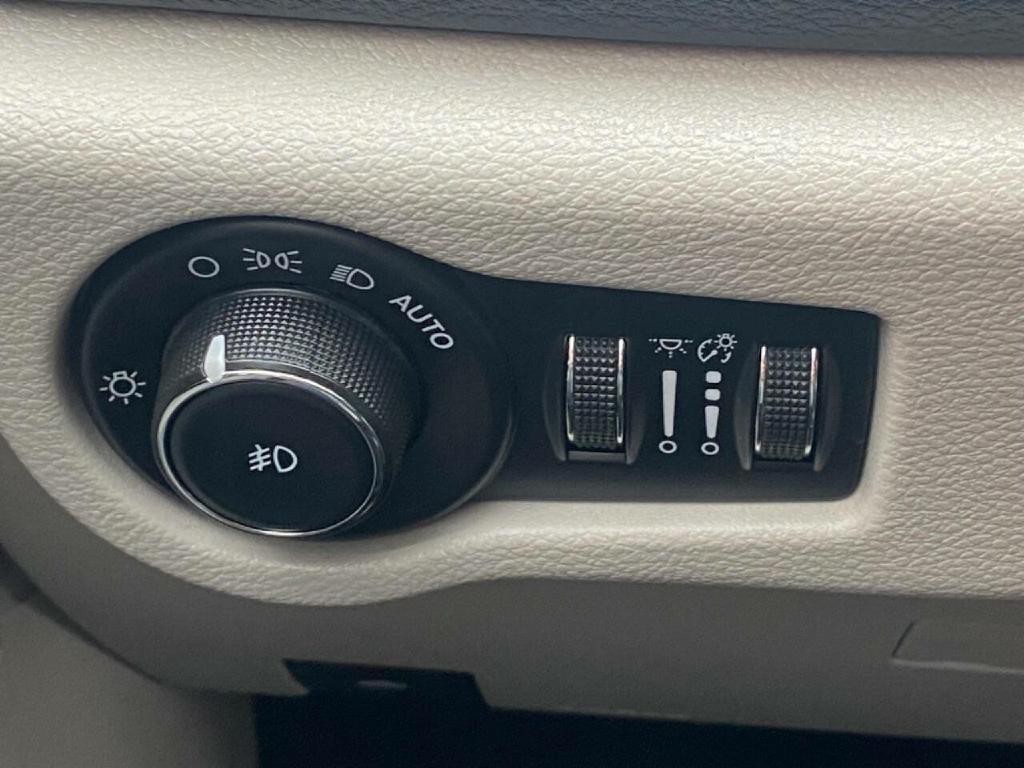2018 Chrysler Pacifica Image 11
