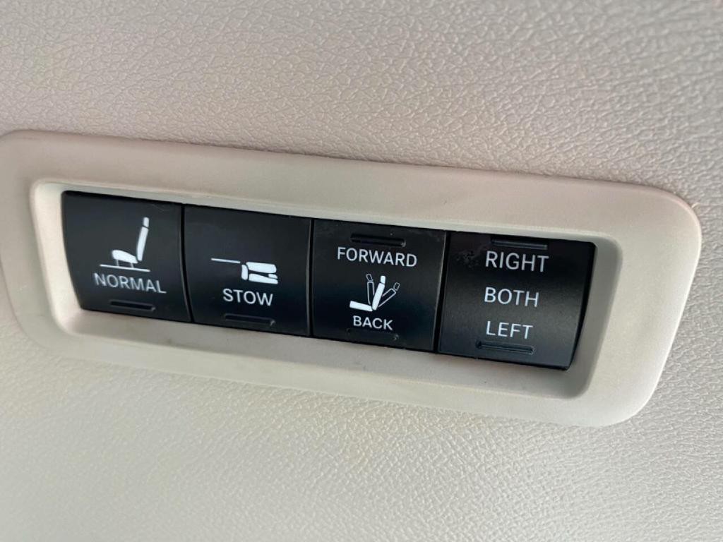 2018 Chrysler Pacifica Image 23