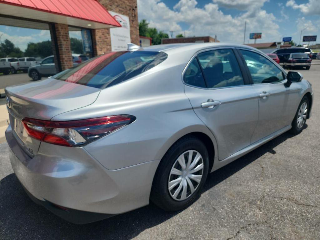 2021 Toyota Camry Image 3