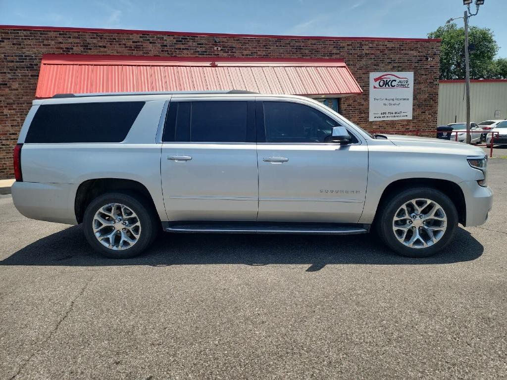 2018 Chevrolet Suburban Image 2