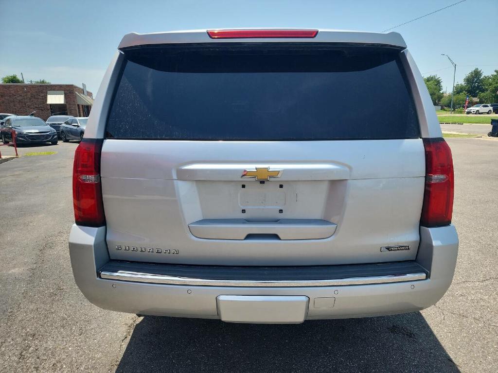 2018 Chevrolet Suburban Image 4