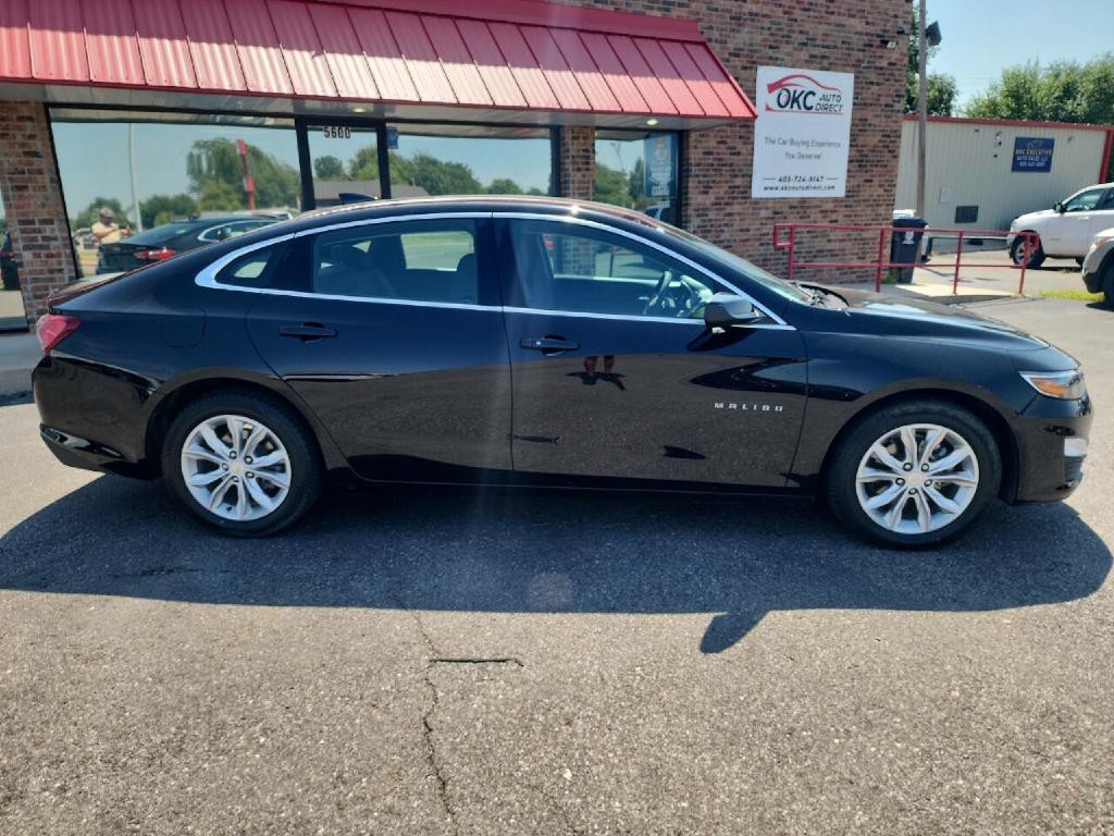 2021 Chevrolet Malibu Image 2