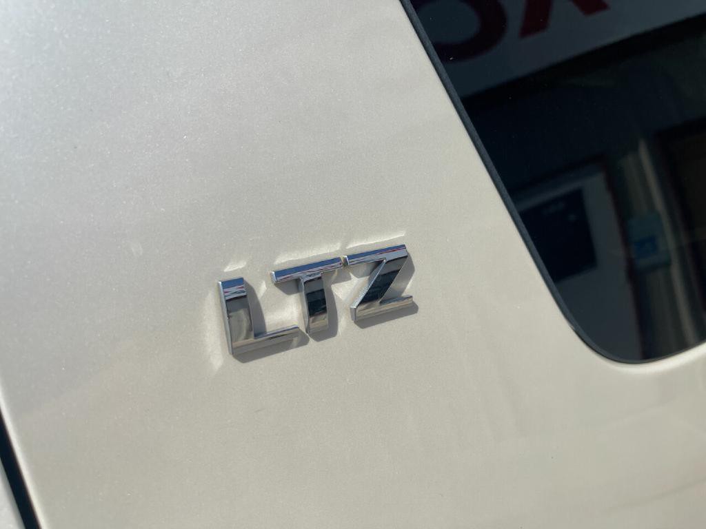 2008 Chevrolet Suburban Image 6