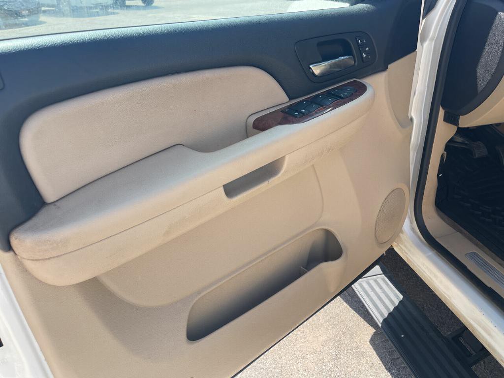 2008 Chevrolet Suburban Image 7