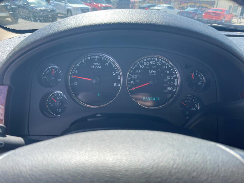 2008 Chevrolet Suburban Image 10