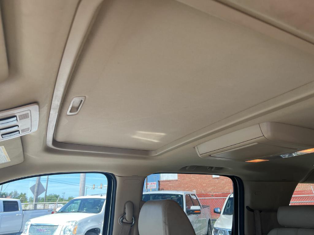 2008 Chevrolet Suburban Image 11