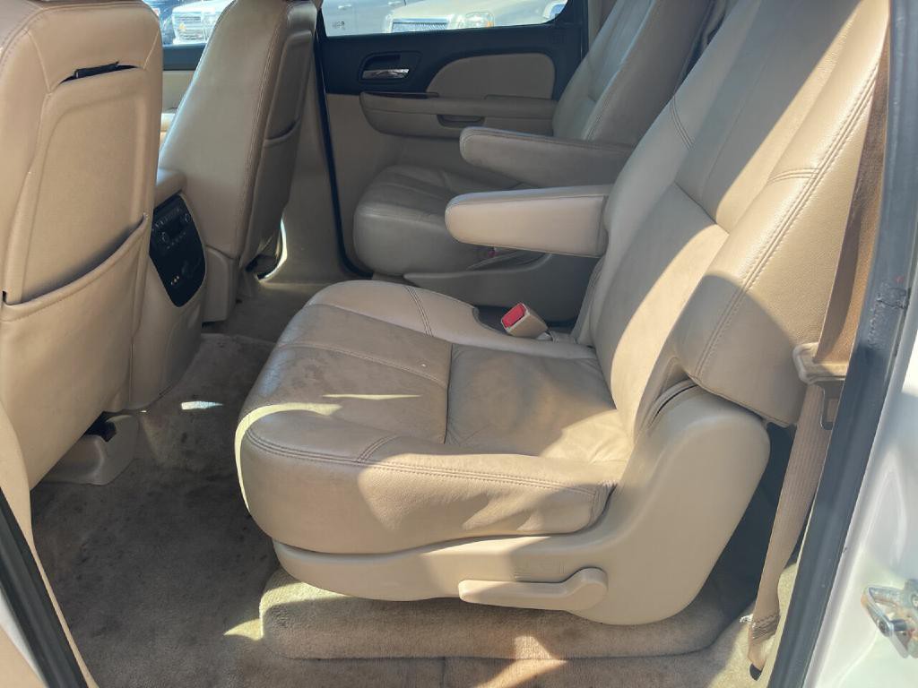 2008 Chevrolet Suburban Image 15
