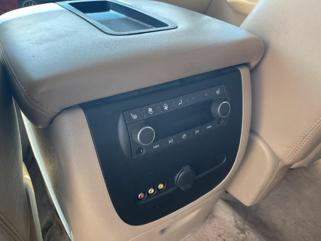 2008 Chevrolet Suburban Image 17