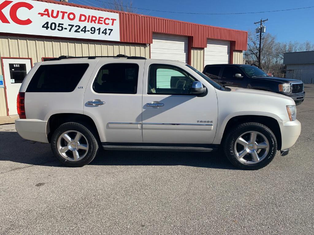 2010 Chevrolet Tahoe Image 2