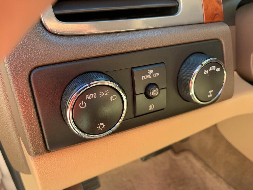 2010 Chevrolet Tahoe Image 11