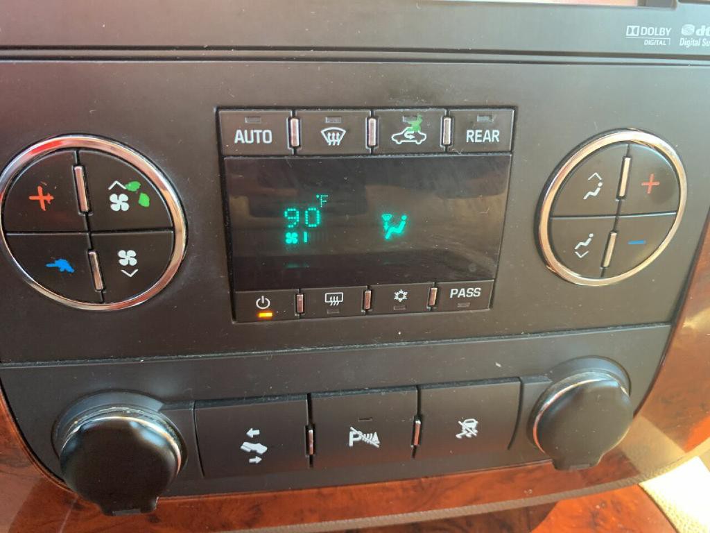 2010 Chevrolet Tahoe Image 17