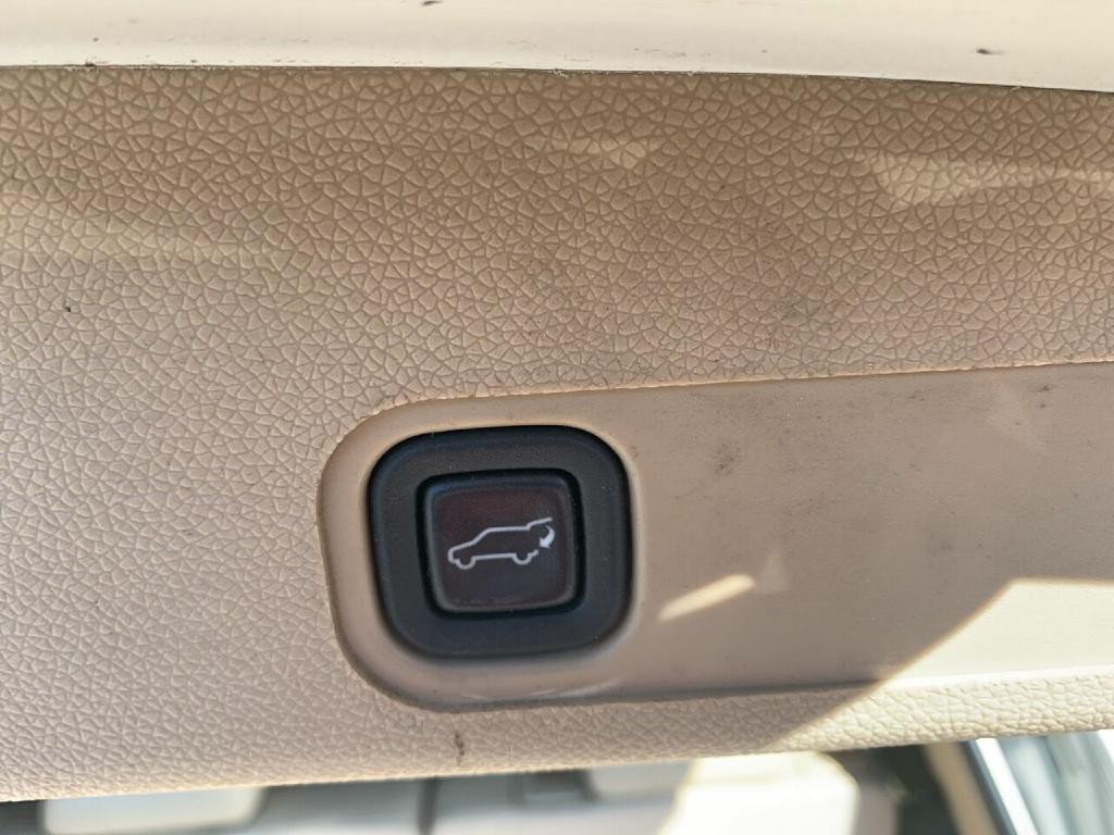 2010 Chevrolet Tahoe Image 28