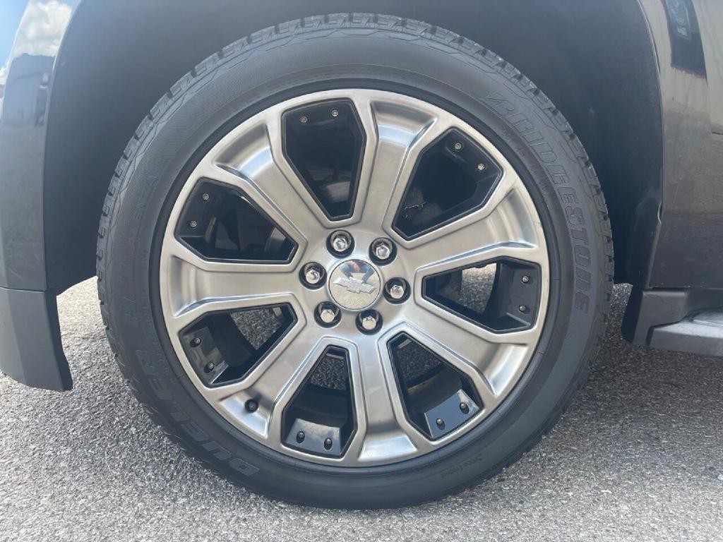 2015 Chevrolet Suburban Image 6