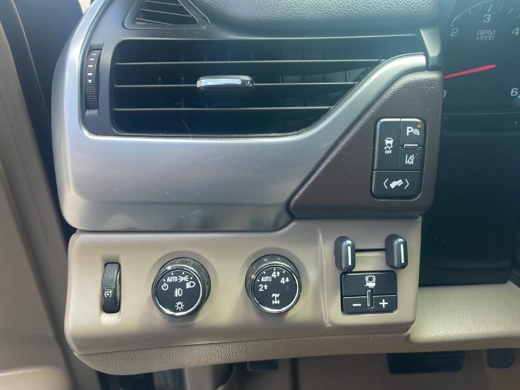 2015 Chevrolet Suburban Image 11