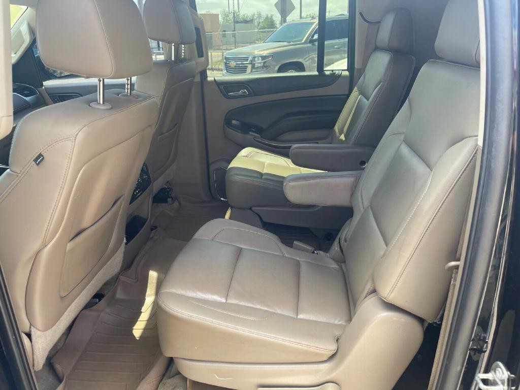 2015 Chevrolet Suburban Image 12