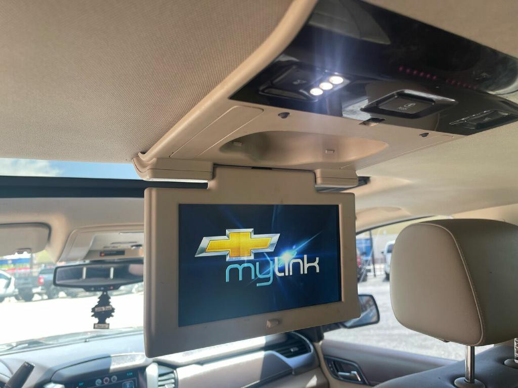 2015 Chevrolet Suburban Image 14