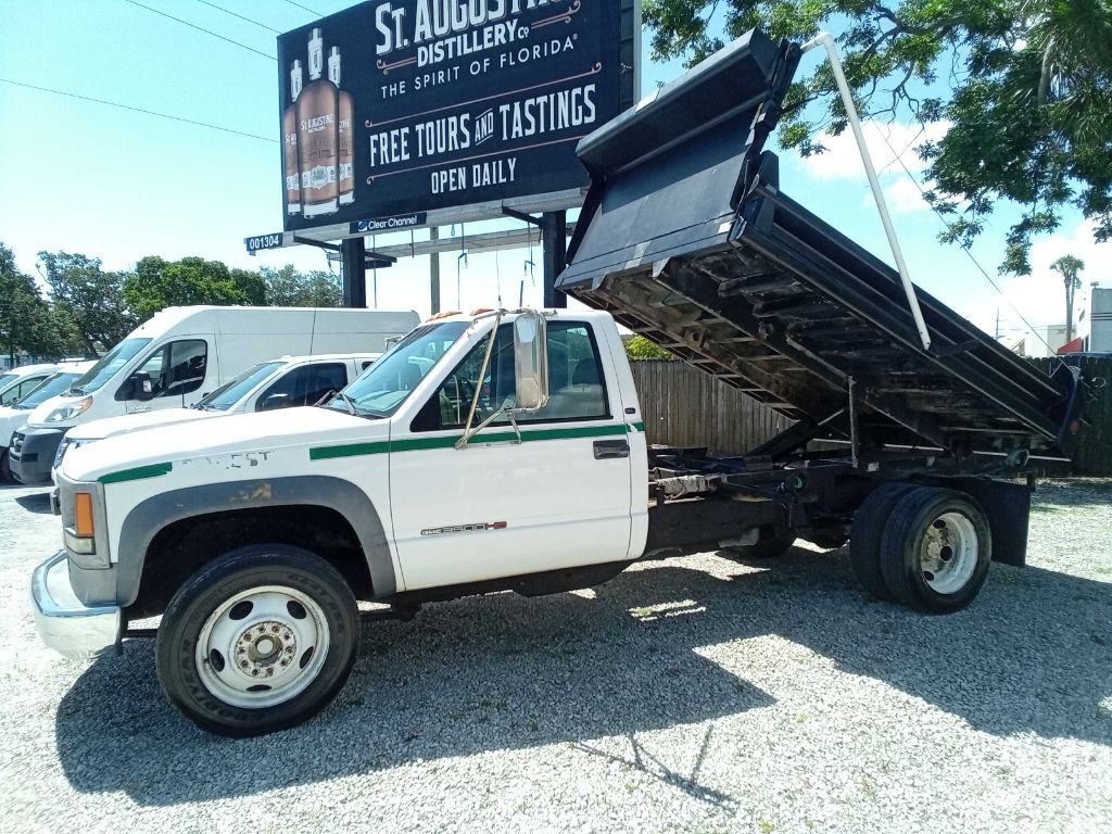 2000 GMC Sierra Image 2