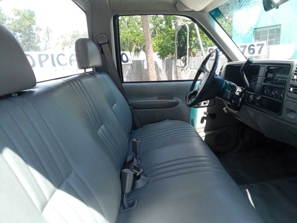 2000 GMC Sierra Image 13