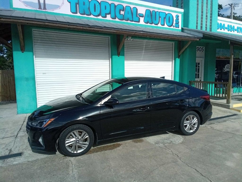 2019 Hyundai Elantra Image 3