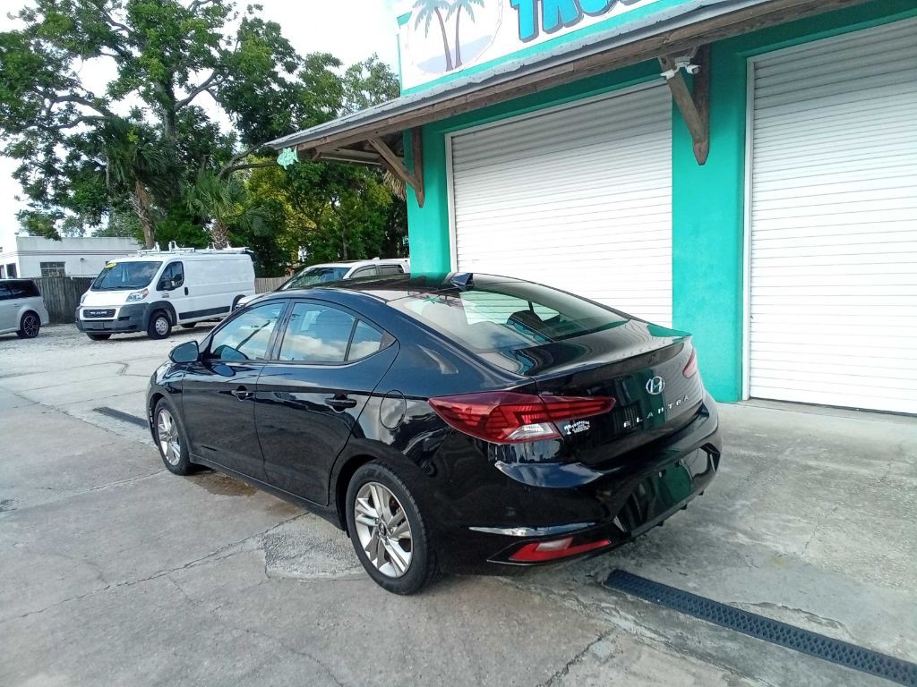 2019 Hyundai Elantra Image 8