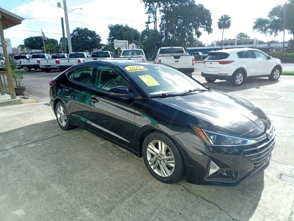 2019 Hyundai Elantra Image 11