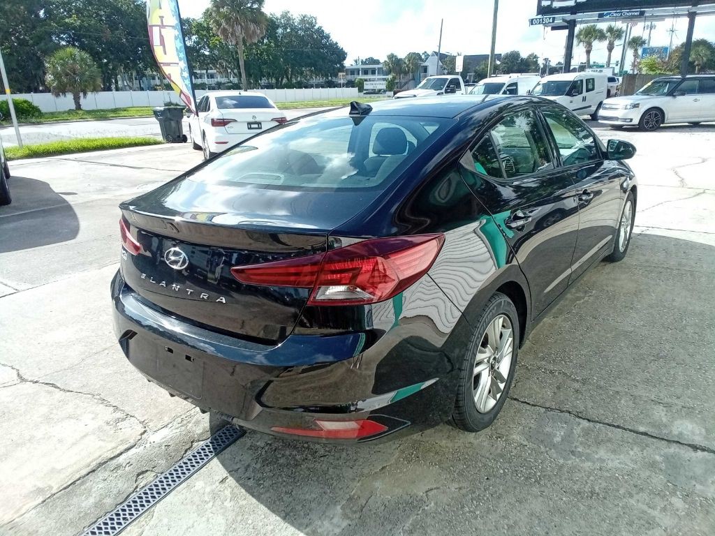 2019 Hyundai Elantra Image 13
