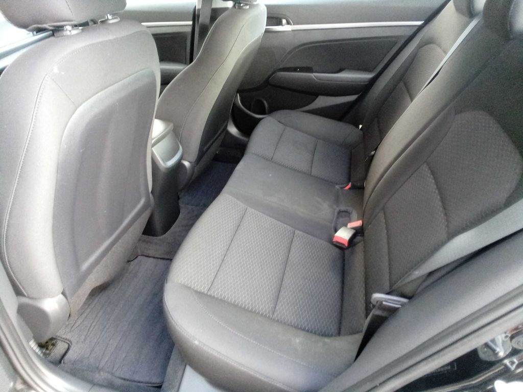 2019 Hyundai Elantra Image 15