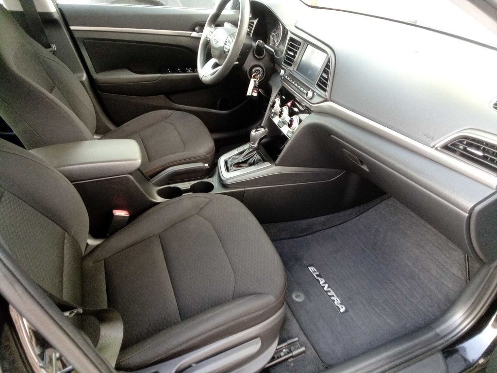 2019 Hyundai Elantra Image 16