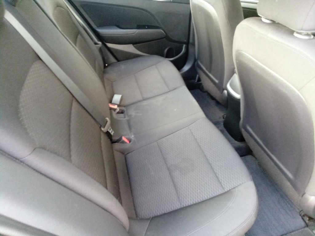 2019 Hyundai Elantra Image 18