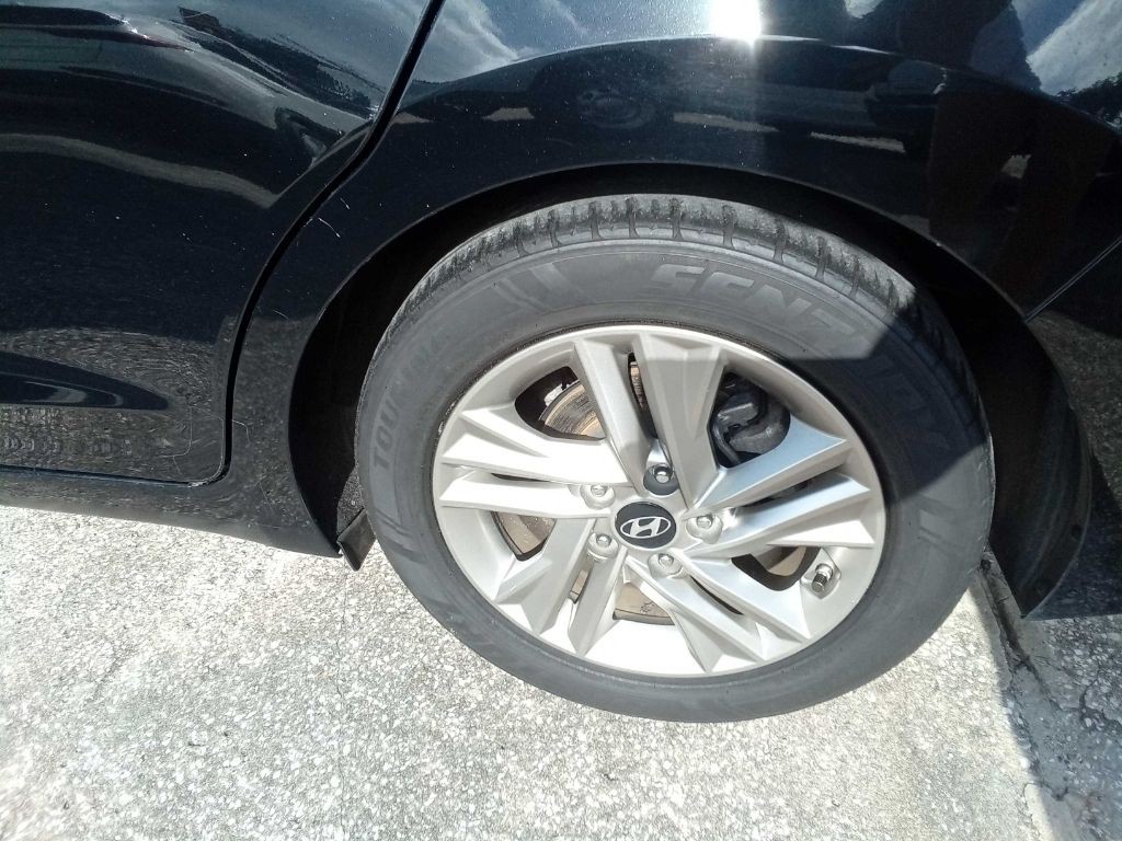 2019 Hyundai Elantra Image 20