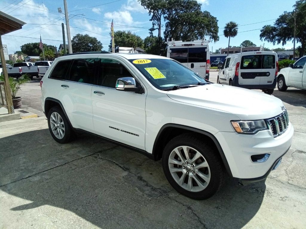 2017 Jeep Grand Cherokee Image 16