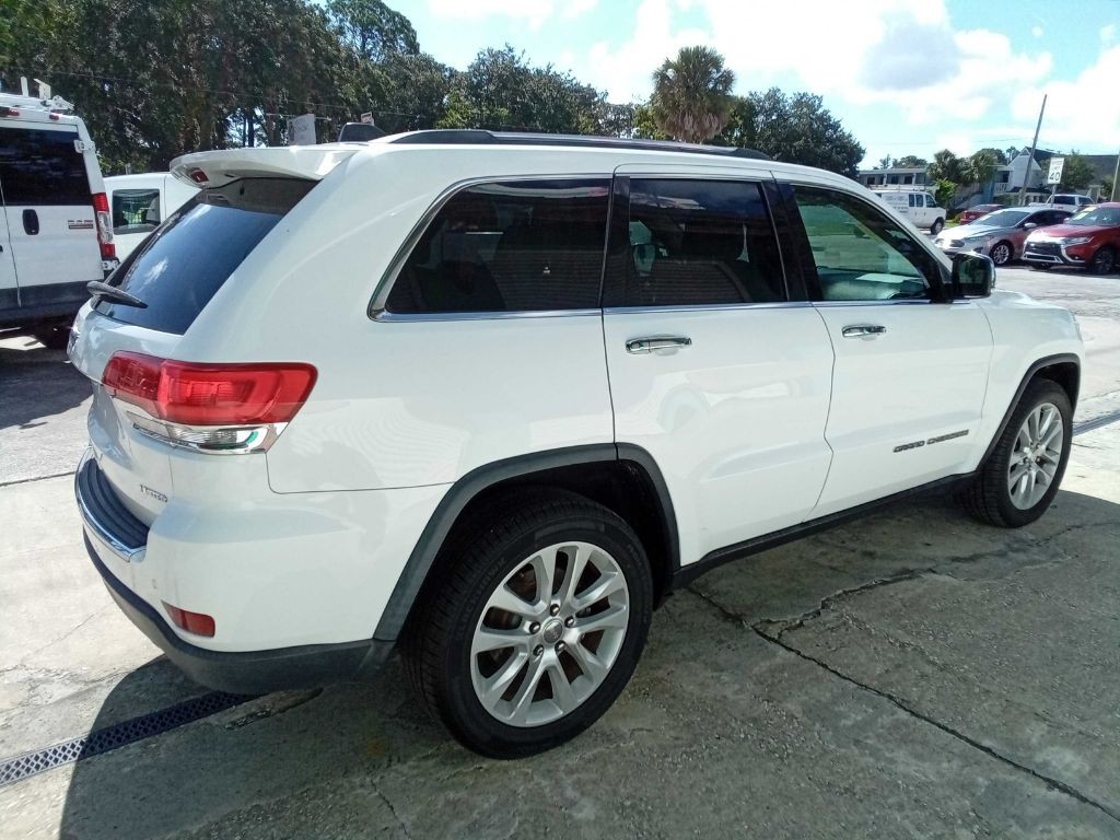 2017 Jeep Grand Cherokee Image 18