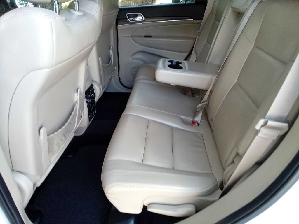 2017 Jeep Grand Cherokee Image 23