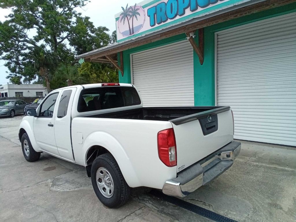 2016 Nissan Frontier Image 9