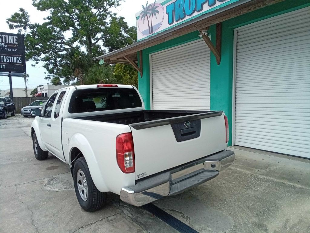 2016 Nissan Frontier Image 10