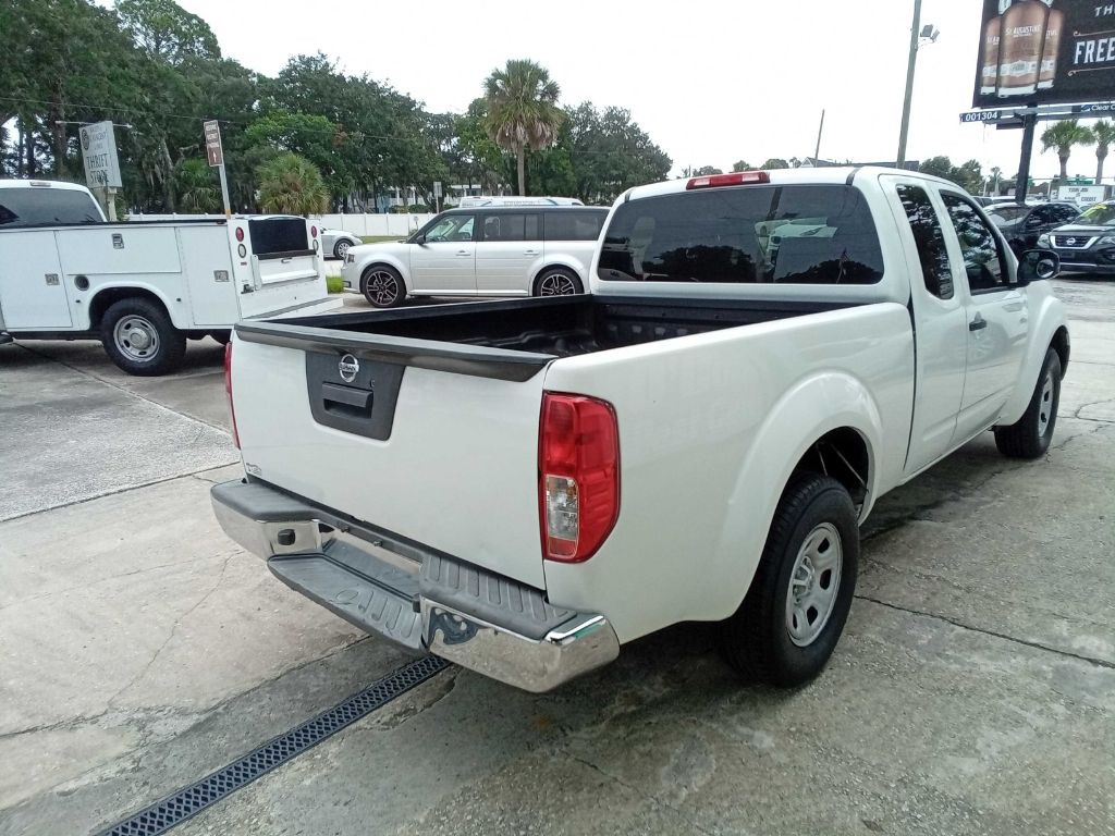 2016 Nissan Frontier Image 17