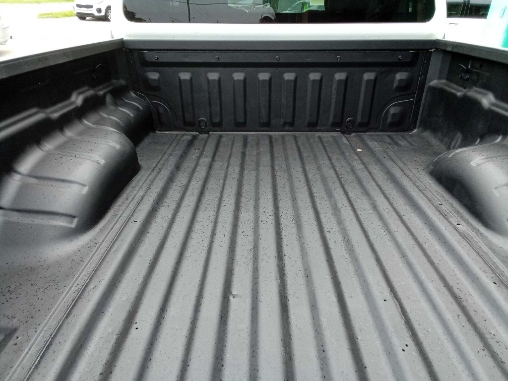 2016 Nissan Frontier Image 19