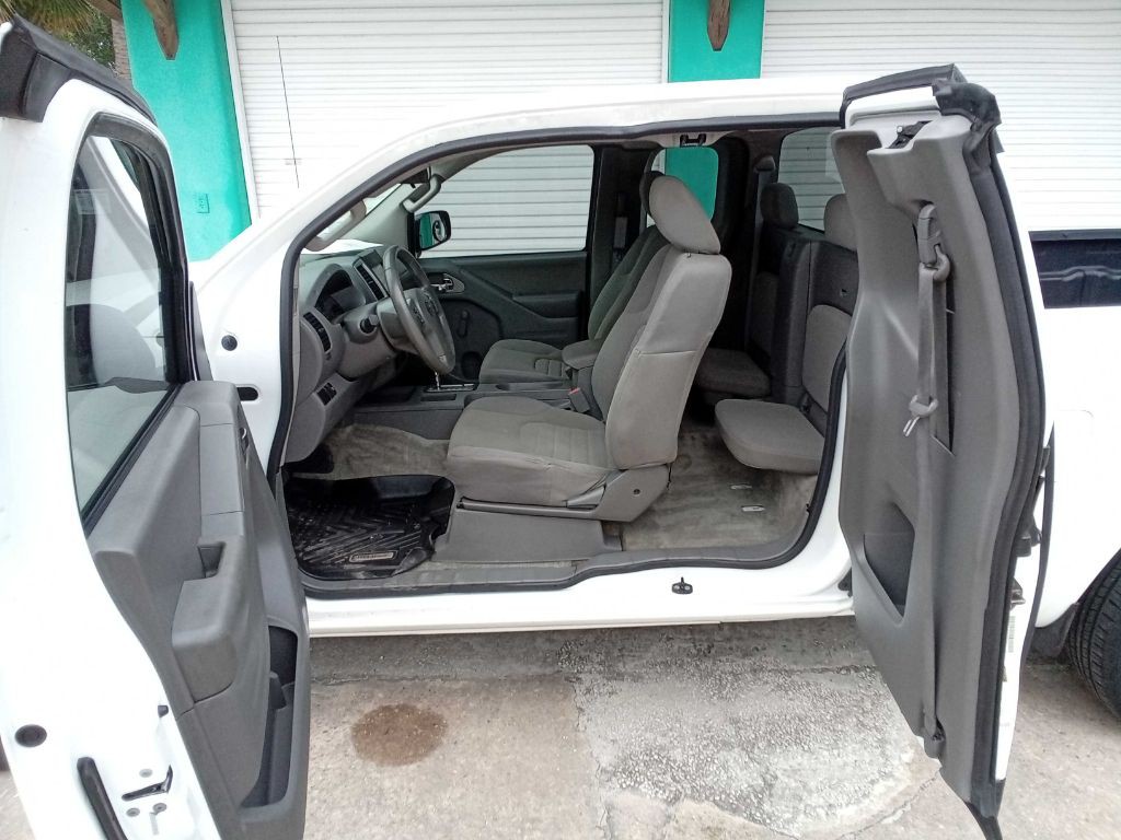 2016 Nissan Frontier Image 20