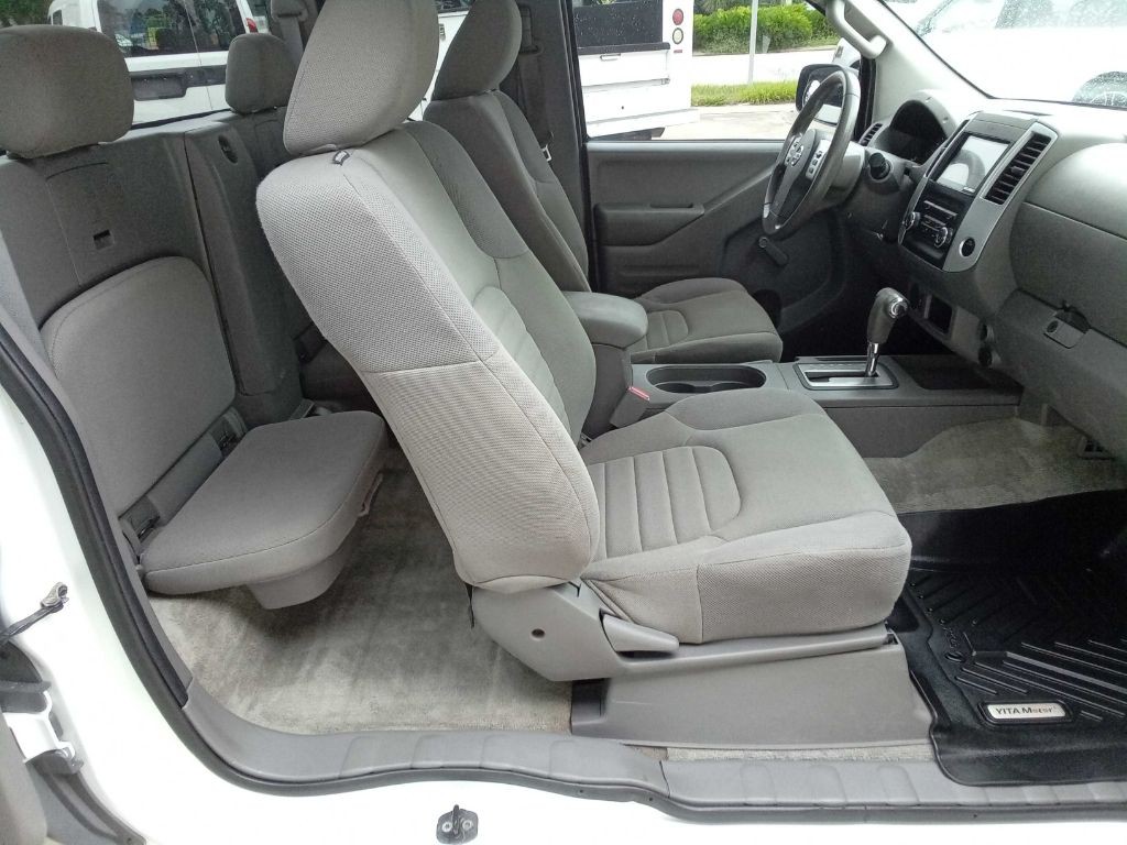 2016 Nissan Frontier Image 26