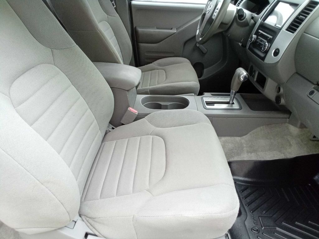 2016 Nissan Frontier Image 27