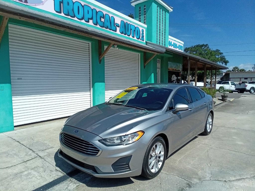 2020 Ford Fusion Image 2