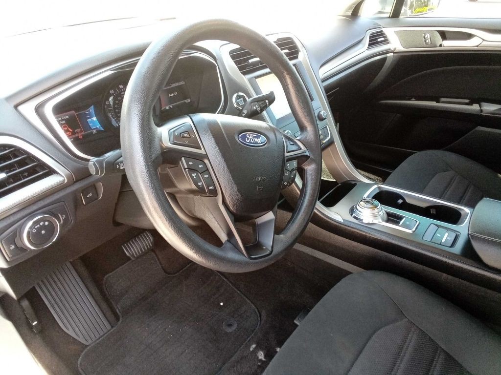 2020 Ford Fusion Image 19